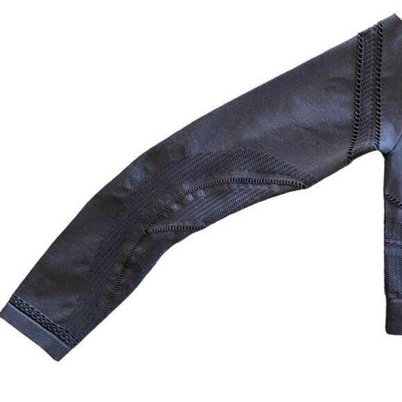 Fabletics Jaymee Cropped Mesh Cutout Long Sleeve Train Yoga Fitted Athletic Top - Picture 11 of 16